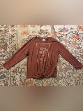 Daisy Graphic Knot Front Tee - Rusty Terracotta